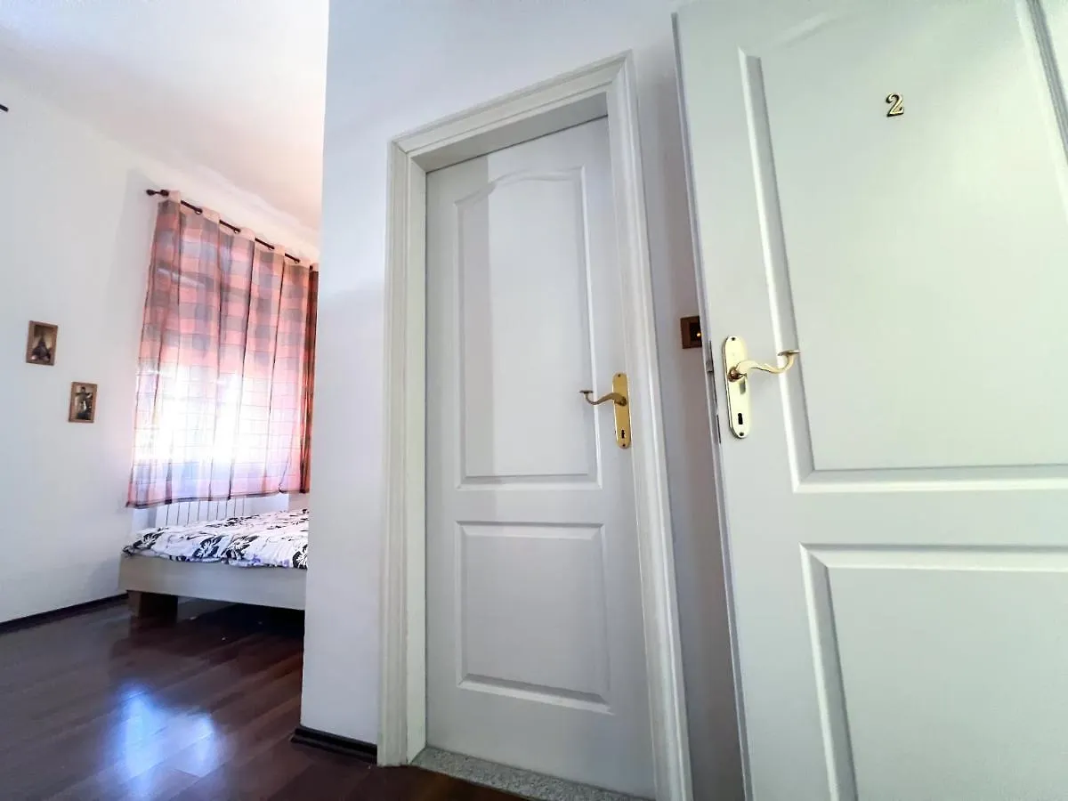 דירות פולה Old Town Center Monte Royal 0*,  קרואטיה